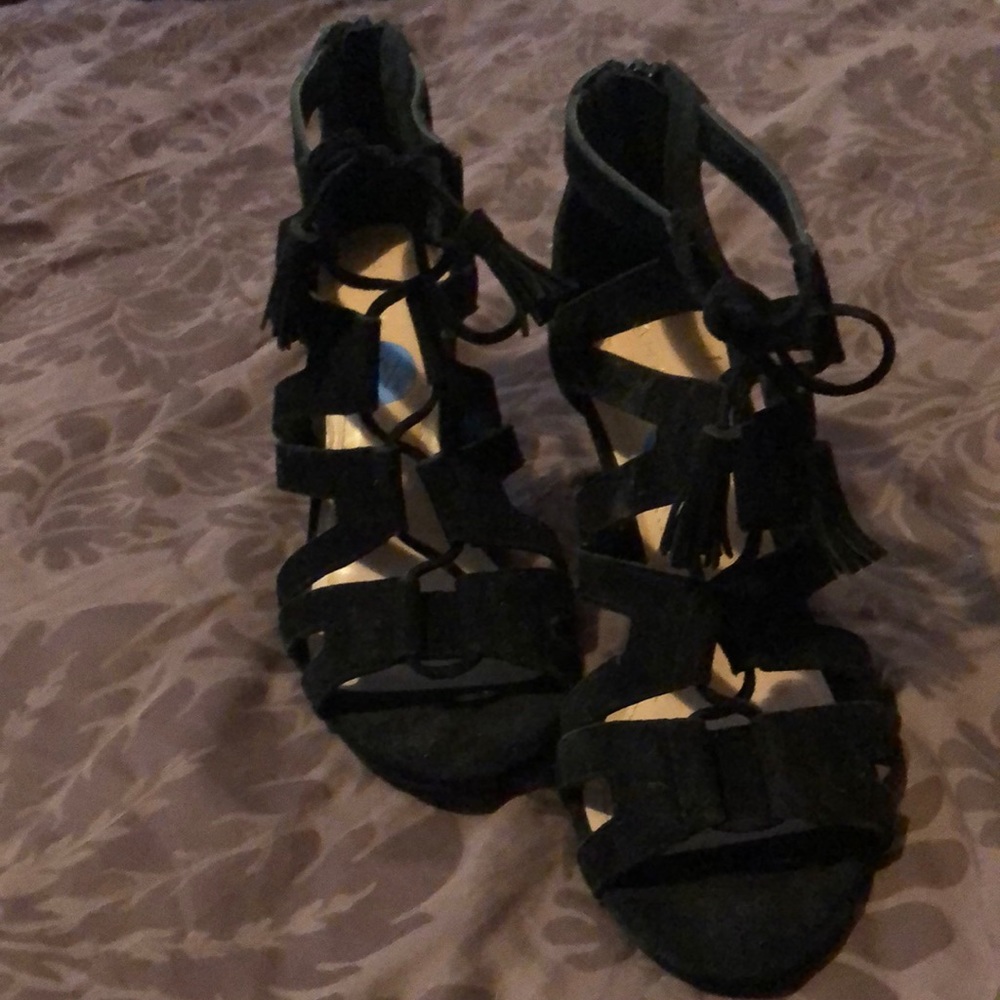 Velvety strappy laced up tie heels